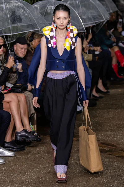 Look 48